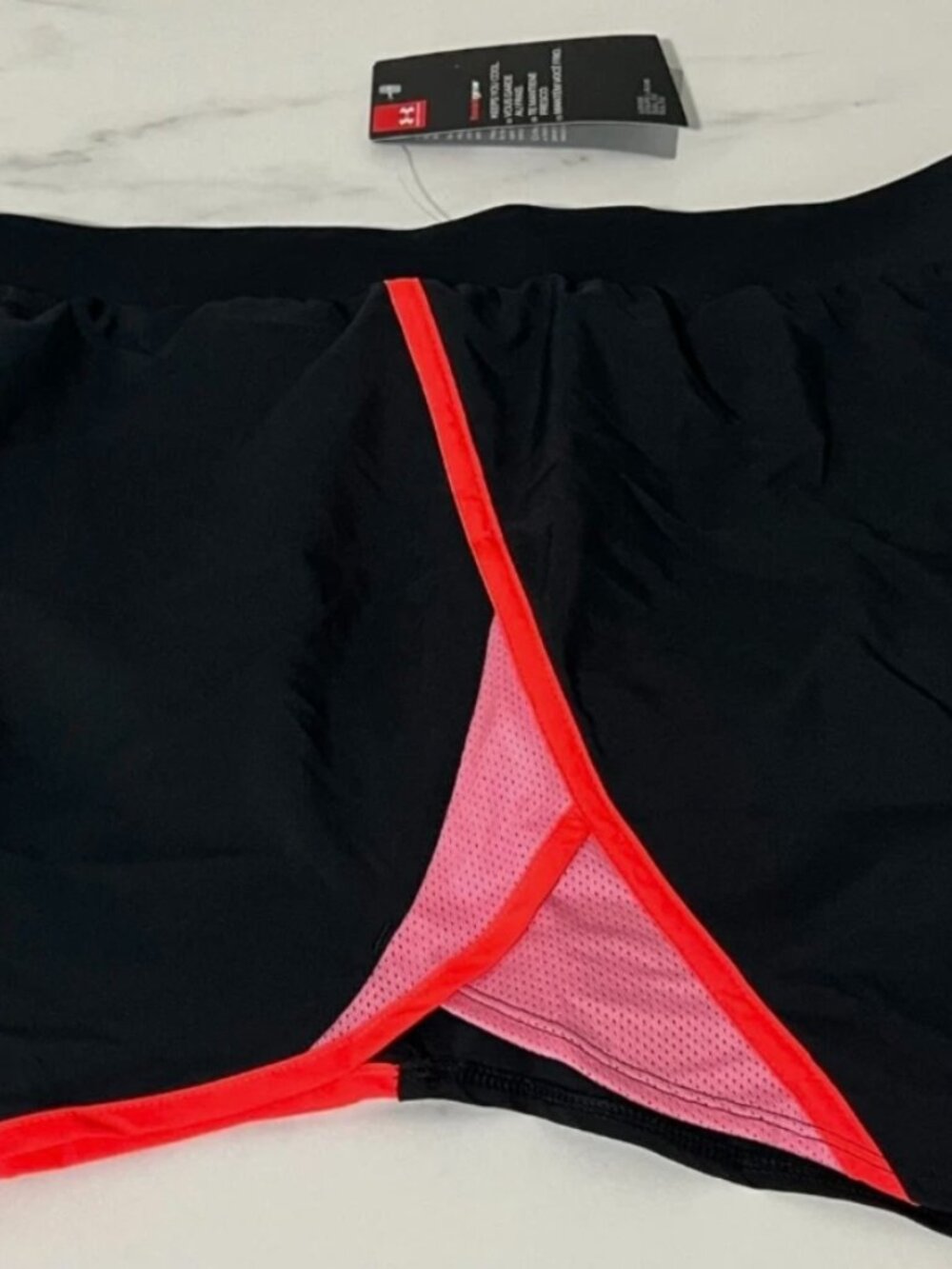 L Womens UNDER ARMOUR Black Fly by 2.0 Loose Fit HeatGear Running Gym Shorts NWT
